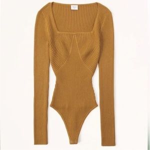 Abercrombie Long-Sleeve Sweetheart Sweater Bodysuit. Size Small. Ochre.